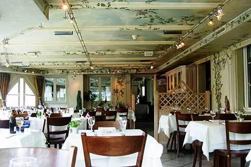 & Restaurant Bahnhof Hotel
